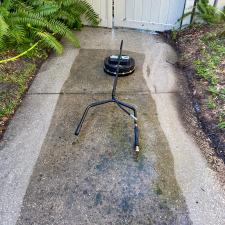 Professional-Driveway-Cleaning-Performed-in-Orlando-Florida 3